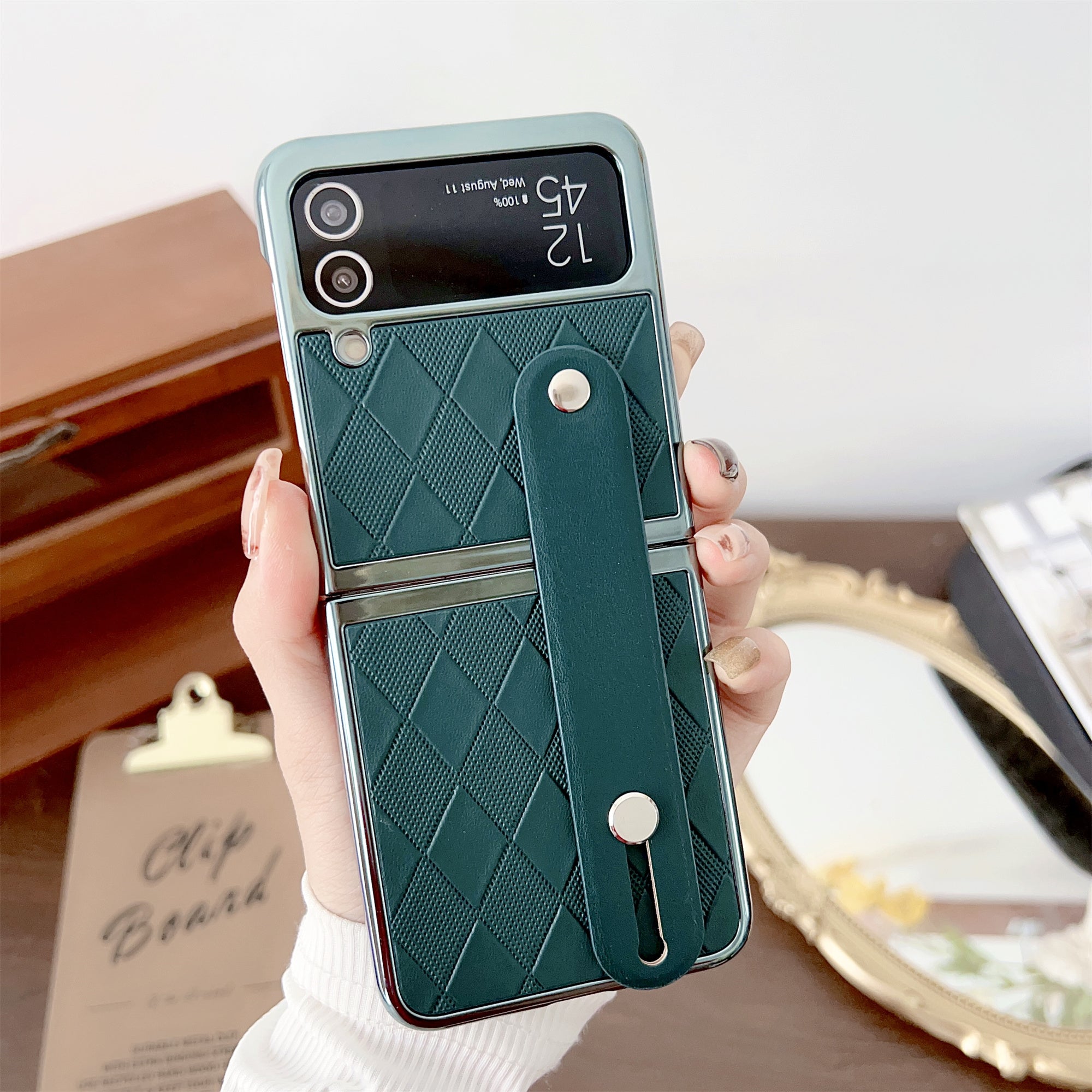 For Samsung Galaxy Z Flip4 5G Z Flip3 5G PU Leather PC Electroplating Case Wristband Kickstand Rhombus Pattern Phone Cover For Samsung Galaxy Z Flip4 5G Z Flip3 5G PU Leather PC Electroplating Case Wristband Kickstand Rhombus Pattern Phone Cover